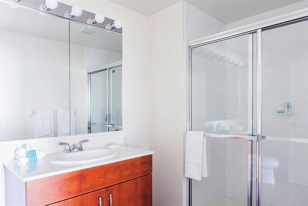 *** Hotel Sky City Apartments New York USA